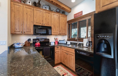 Bigfork House | Scenic Waterfront Retreat on the Swan River!