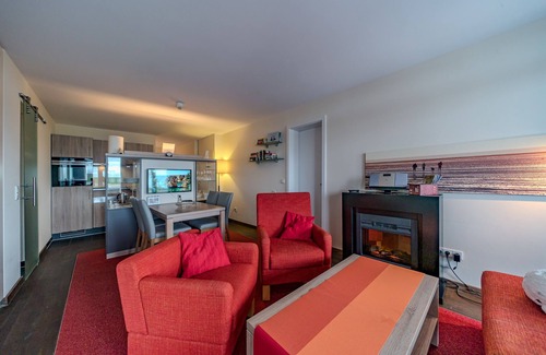 Wremen Apartment | Schöne Ferienwohnung mit Sauna und Tollem, Großem Balkon mit Blick zum Deich