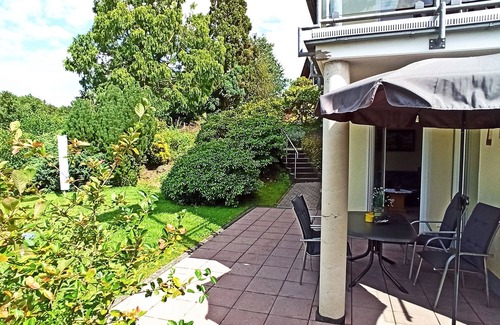 Bendorf Apartment | Schöne Ferienwohnung mit Küche, Wohnzimmer, 2 Schlafzimmer, Terrasse und Garten