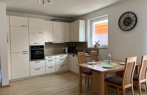 Detmold Apartment | Schöne Ferienwohnung mit eigenem Stellplatz