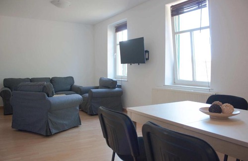 Bruckdorf Apartment | Schöne Ferienwohnung Nr 6