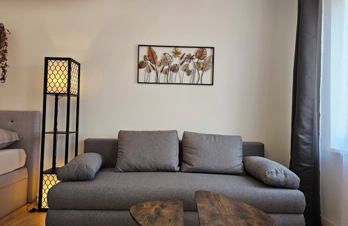 Johannesplatz Apartment | Schöne Groß Ferienwohnung 79m² mit 2 Bad Ideal für Familie und Gruppe, 2.og