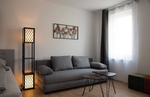 Johannesplatz Apartment | Schöne Groß Ferienwohnung 79m² mit 2 Bad Ideal für Familie und Gruppe, 2.og