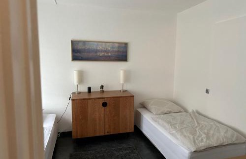 Hamm House | Schöne Zimmervermietung für Monteure geeignet ! Direkt am Kanal mit Gartennutzung!