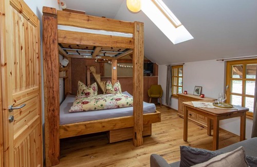 Burg-Dorf Bed & Breakfast | Scheunenherberge Schäfchenzählerei