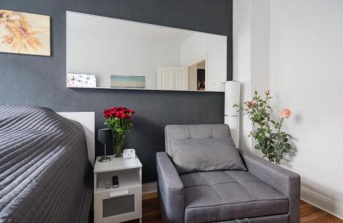 Mitte Apartment | Schicke Altbauwohnung in Kiel Mitte 24-7 Check In