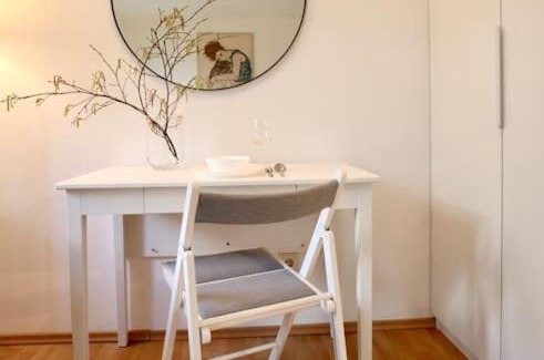 Hassels Apartment | Schickes Apartment in Düsseldorf mit Terrasse