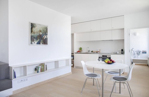 Hard Apartment | Schickes Apartment in Denkmalgeschütztem Haus in Seenähe
