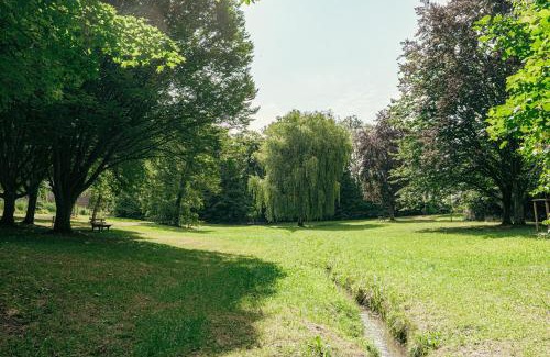 Guenzburg Apartment | Schlafen am Weiher
