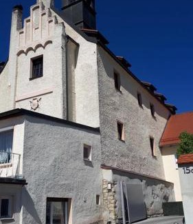 Regensburg Apartment | Schloss Weichs zu Regensburg mit 2Schlafzimmer Parkplatz Internet 75qm Zentrum