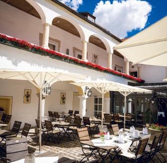 Neufahrn in Niederbayern Hotel | Schlosshotel Neufahrn