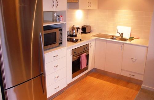 Hotham Heights Apartment | Schnapps
