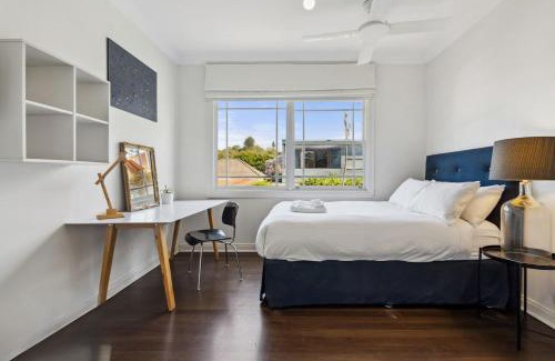 Randwick House | Schneiderhaus - Bold & Bright by Centennial Park