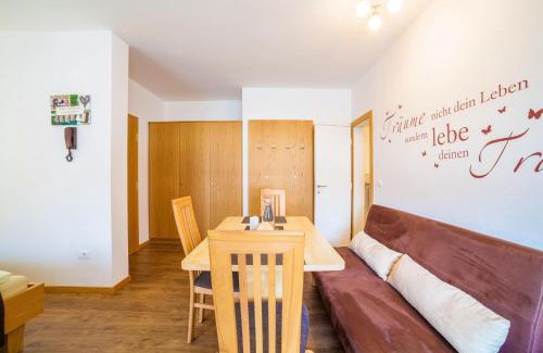 Rabla Apartment | Schnitzer Ferienwohnung Holunder