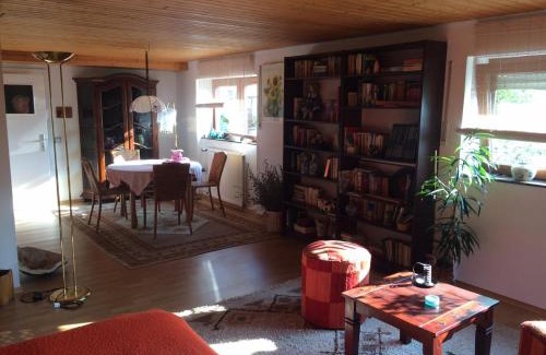 Neustadt-Konigsbach House | schones Zimmer in Gimmeldingen/Konigsbach