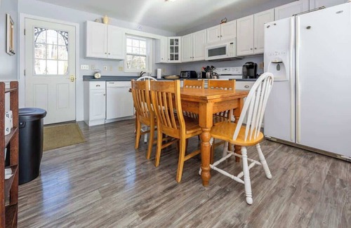 Trenton House | Schooner Bay House Su