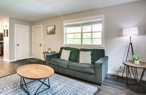 Kimberling City Cabin | Schooner Creek Cabin w/Fishing, Boating & More!