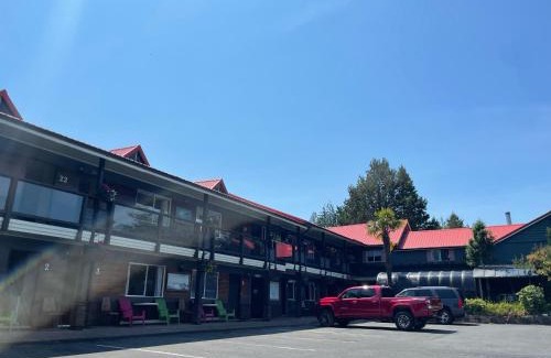 Tofino Hotel | Schooner Motel