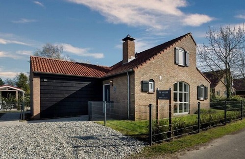 Westenschouwen House | Schouwse duin 27 vacation home with large garden and privacy