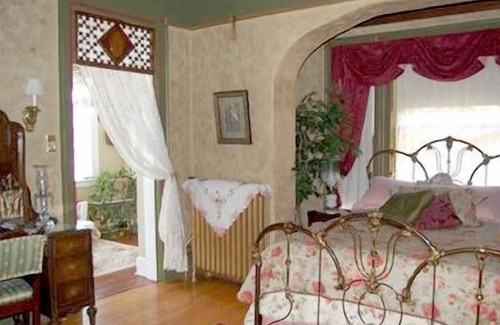 Concordia Bed & Breakfast | Schuster Mansion Bed & Breakfast