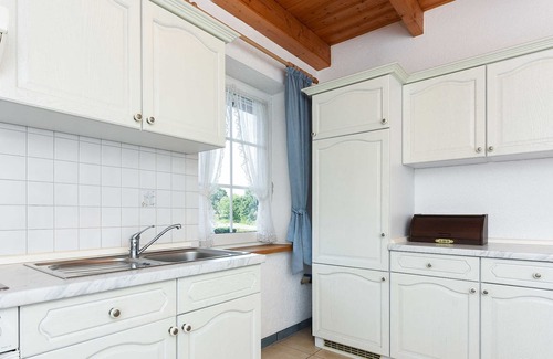 Dunum Apartment | Schwalbe holiday apartment - Seagull and swallow holiday apartments in the Sassenhof house