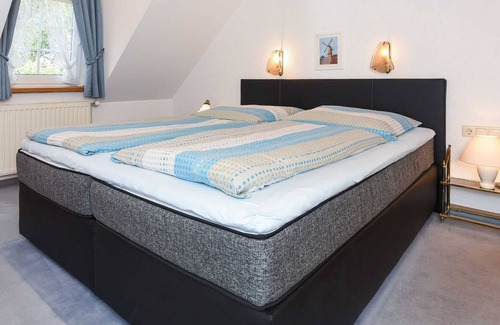 Dunum Apartment | Schwalbe holiday apartment - Seagull and swallow holiday apartments in the Sassenhof house