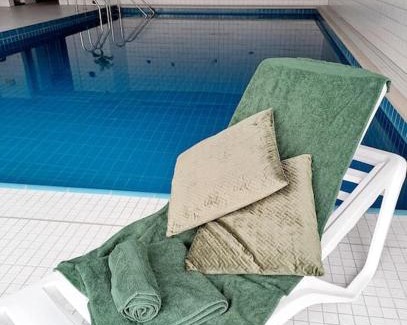 Unterkirnach Apartment | Schwarzwald-Traum mit Pool und Sauna