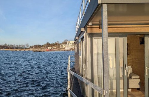 Vastervik Apartment | Schwimmendes Haus Biene auf dem Wasser inkl. Boot