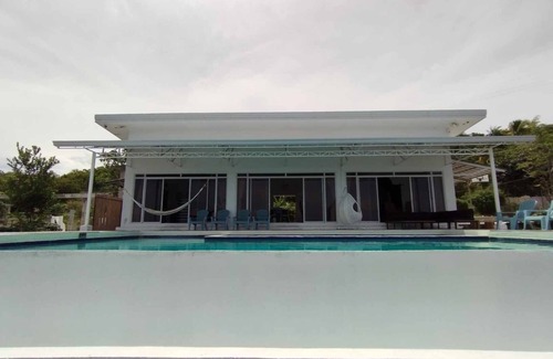 Oslob House | SCIA Hills Resort - Exclusive Resort + Pool + Wifi + HBO + Netflix
