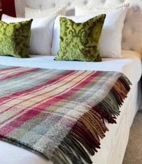 Tobermory House | Scotland Live Cosy Guest Room in Tobermory