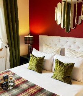 Tobermory House | Scotland Live Cosy Guest Room in Tobermory