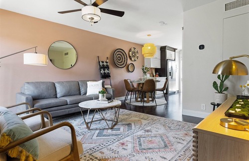 South Scottsdale House | Scott Place - Amazing location, heated pool, vibrant space awaits!