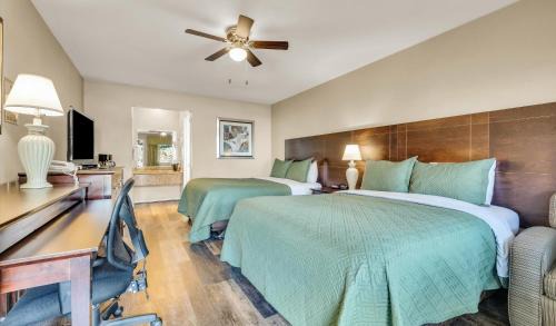 North Fremont Street Hotel | Scottish Fairway Inn