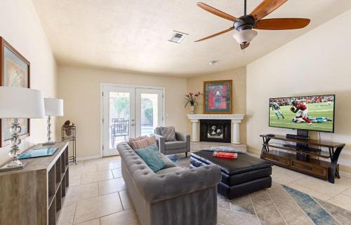 Sunset Ridge House | Scottsdale Classic- Pool Heat Available - Fire pit