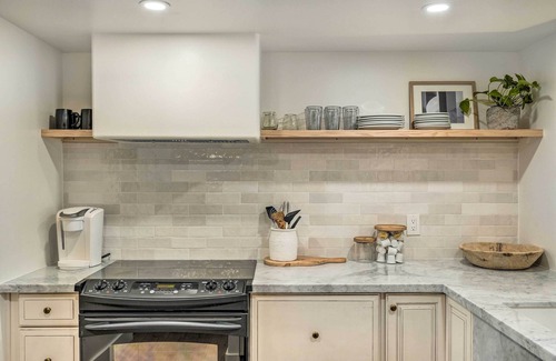 Alamos Condo | Scottsdale Condo w/Pool Access, Near Old Town!