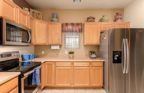 Central Scottsdale Condo | Scottsdale Condo Centrally Located with Heated Pool, Game Room and Gym