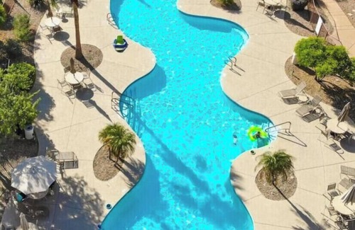 Central Scottsdale Condo | Scottsdale Condo Centrally Located with Heated Pool, Game Room and Gym