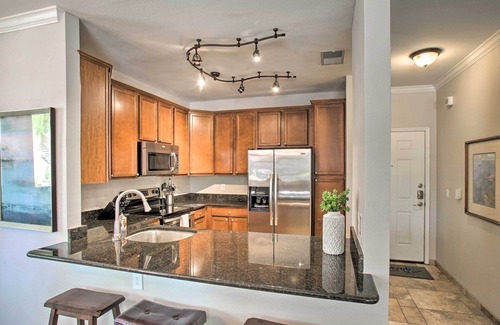 Paradise Valley Village Condo | Scottsdale Condo w/Pool: Walk to Kierland Resort
