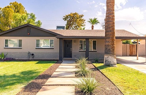 Papago Parkway House | Scottsdale Escape With Private Heated Pool!