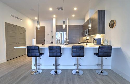North Scottsdale Apartment | Scottsdale Gem- Rooftop Views- Instant Booking 4014