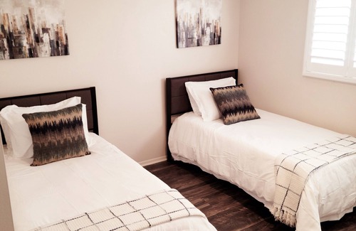 Continental Villas House | Scottsdale Modest Townhouse