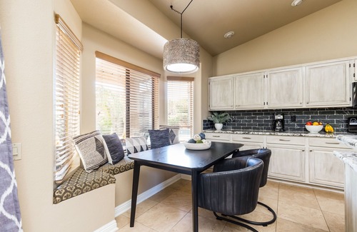 Paradise Park Vista Cottage | Scottsdale Oasis-saltwater Pool & Putting Green
