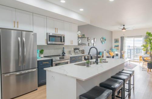 Desert View Village Apartment | Scottsdale Rodeo- Pool W- Views-King Bed-Parking S433