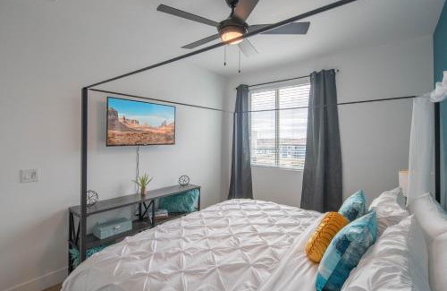 Desert View Village Apartment | Scottsdale Rodeo- Pool W- Views-King Bed-Parking S433