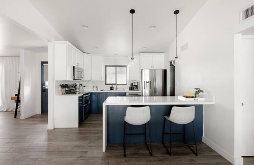 Hy-view House | Scottsdale Social – Stylish 3BR w/Pool & Hot Tub