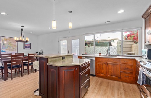 Entertainment District House | Scottsdale Townhome 2BD, Easy Walk to Old Town