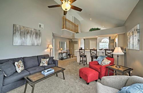 Table Rock Apartment | Screened Porch and Pool Access Condo in Branson