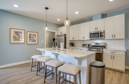 Frankford Villa | Screened Porch, Outdoor Shower: Millville Villa