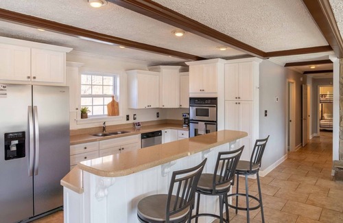 Goodview House | Screne Cabin, Dock, Beach, HotTub, FirePit, Kayak