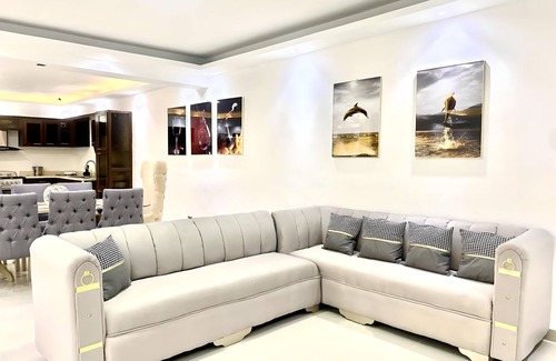 Miraflores Villa | SD 14BR Worry-free Villas + Daily Transportation